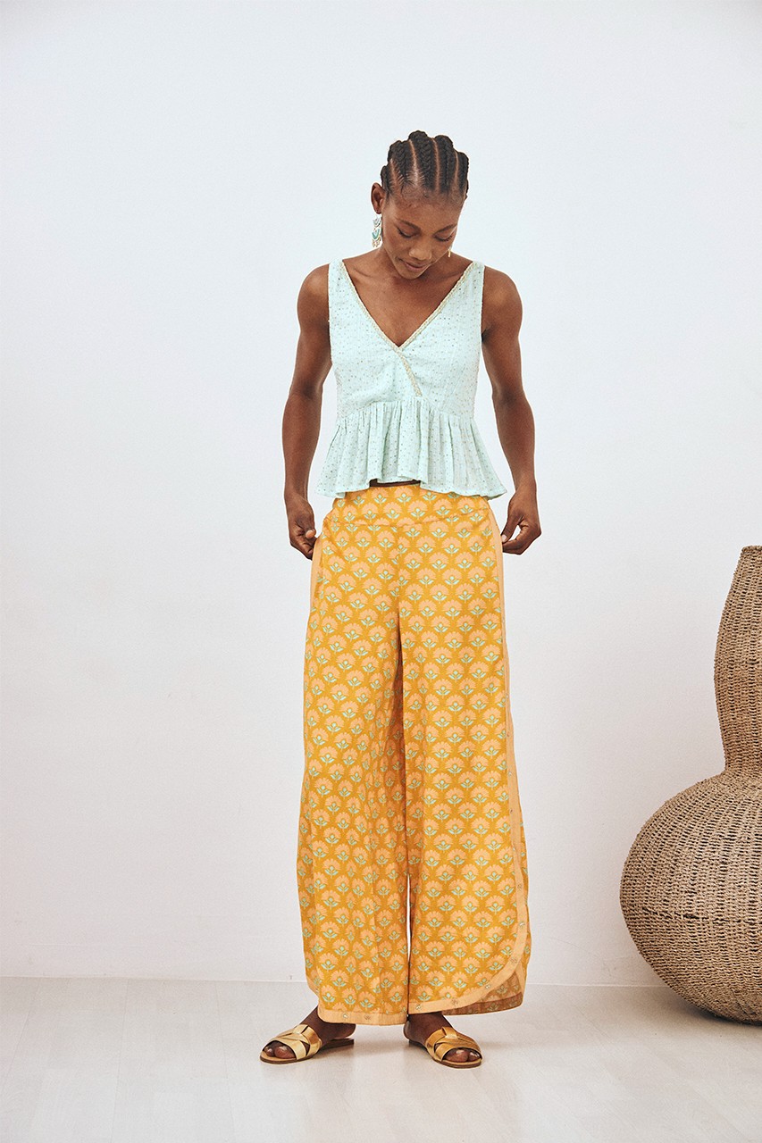 FLOWERS PRINTED PANTS