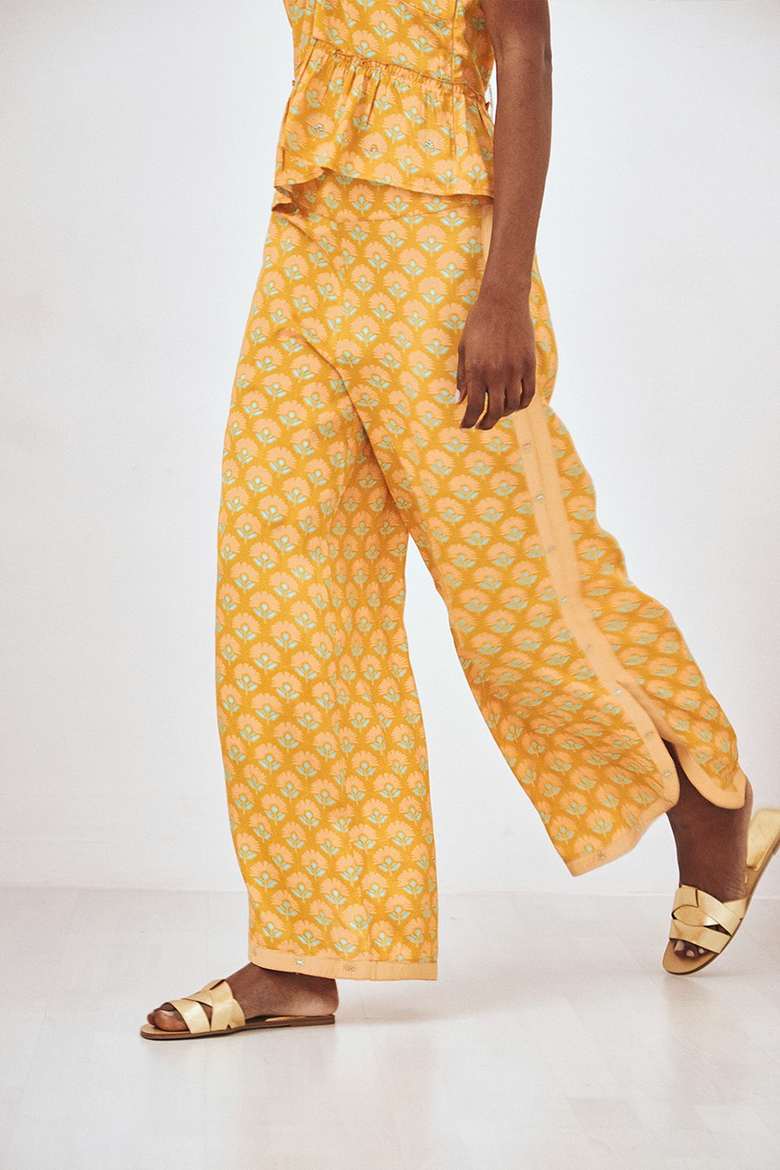 FLOWERS PRINTED PANTS