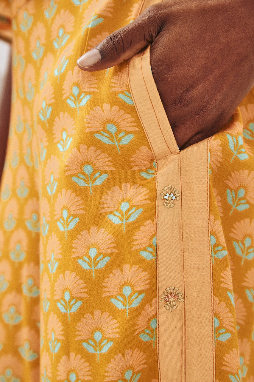 FLOWERS PRINTED PANTS