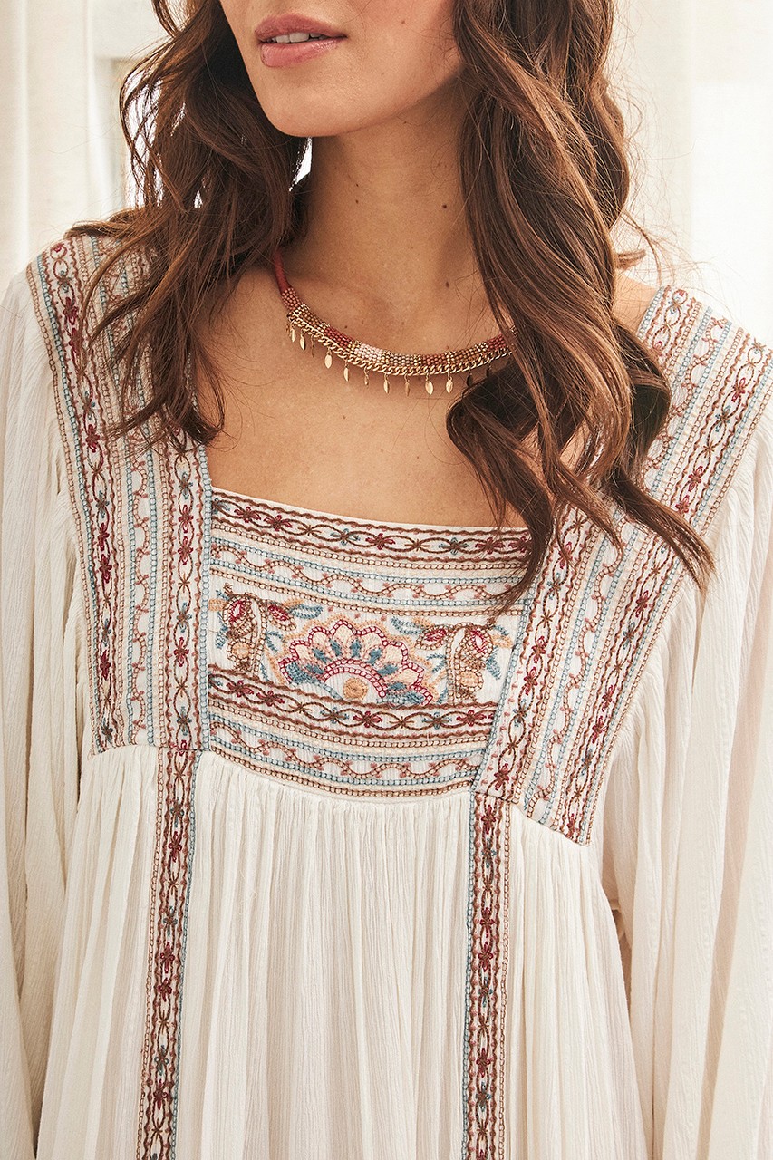 ROMANTIC EMBROIDERED DRESS 3