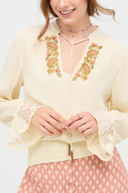 EMBROIDERED ROMANTIC BLOUSE