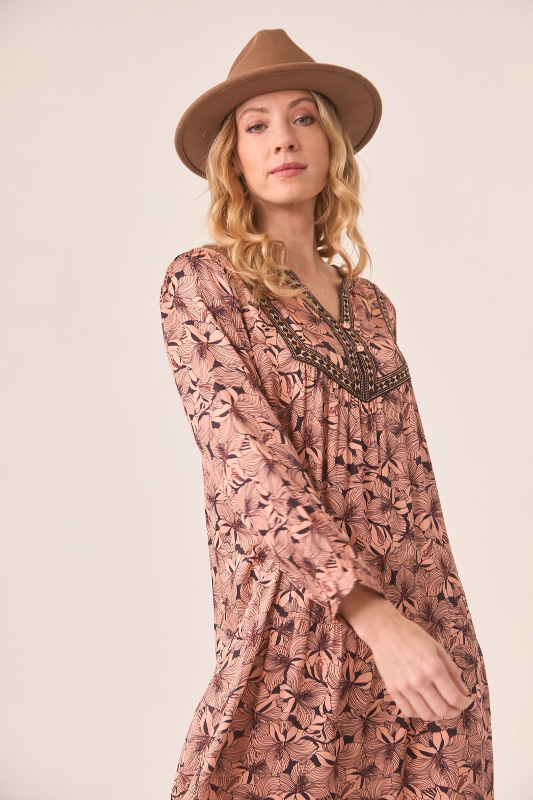 VESTIDO MIDI FLORES RETRO