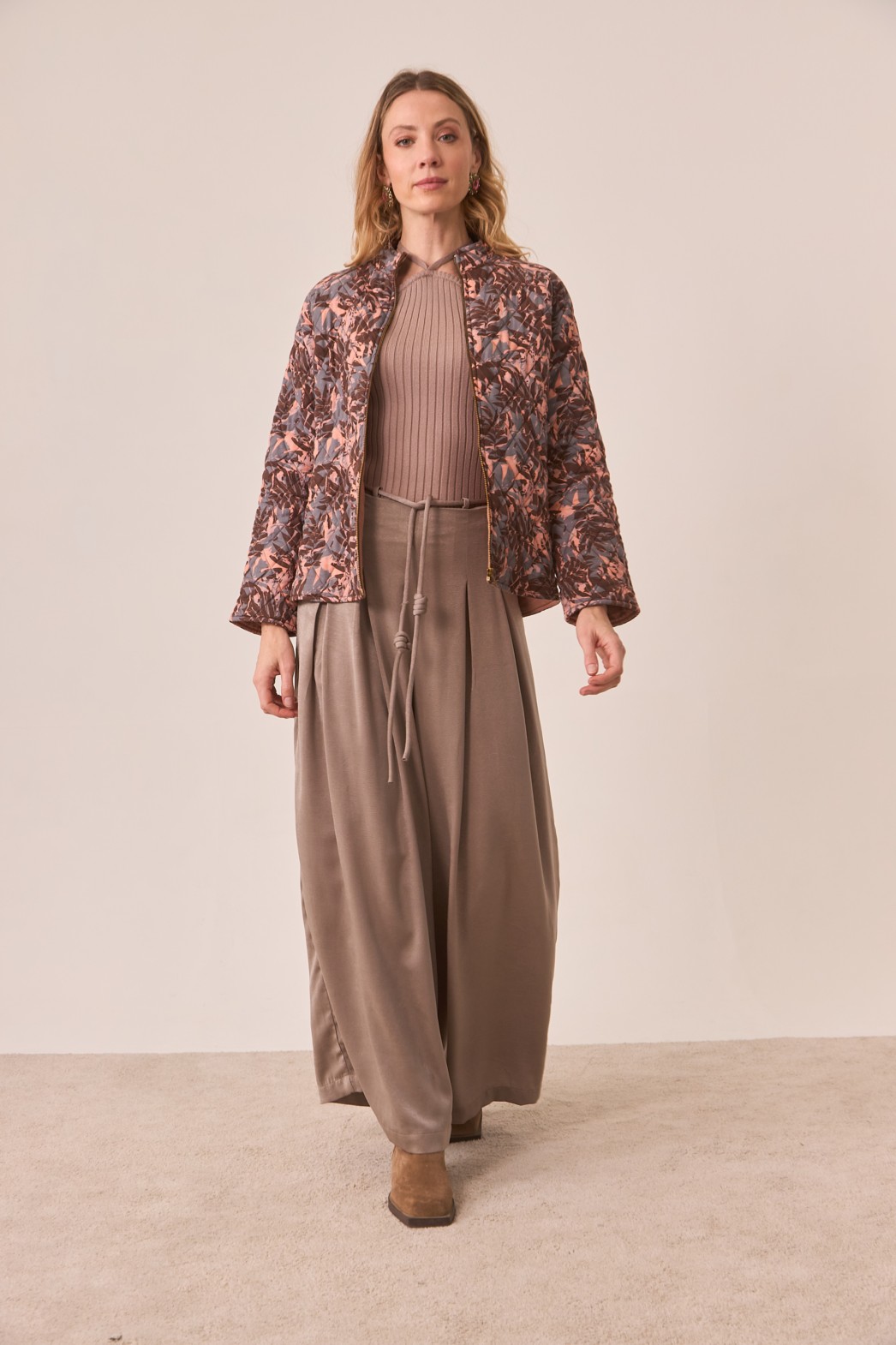 QUILTED VISCOSE JACKET WITH LEAVES PRINT 1