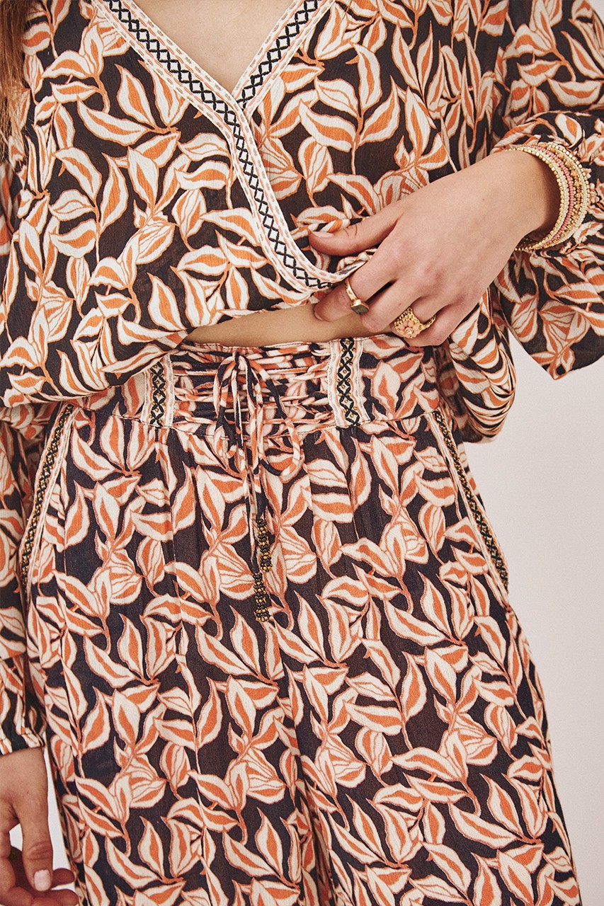 LEAVES ANKLE-LENGTH PANTS