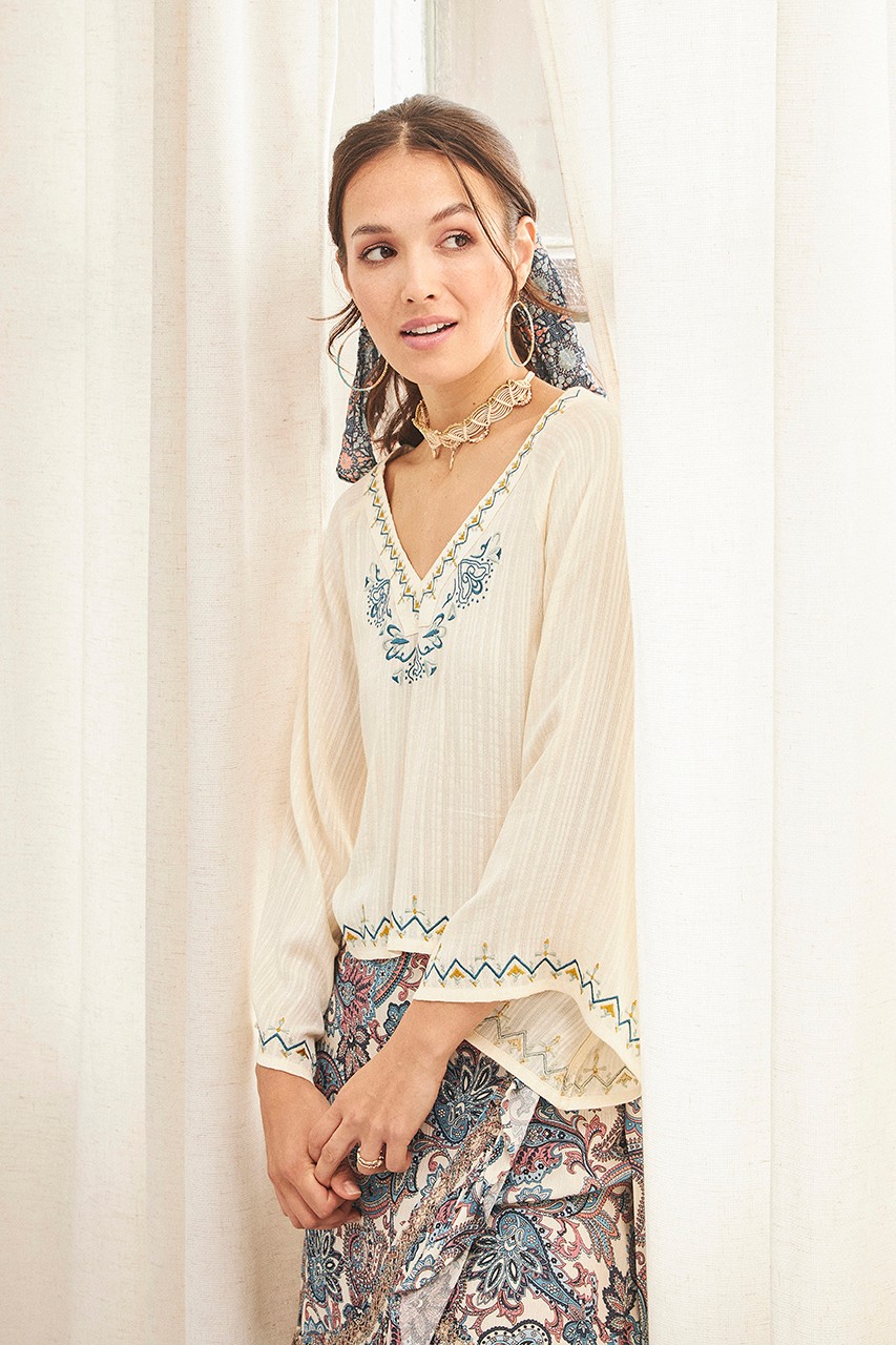 ETHNIC EMBROIDERY BLOUSE 2
