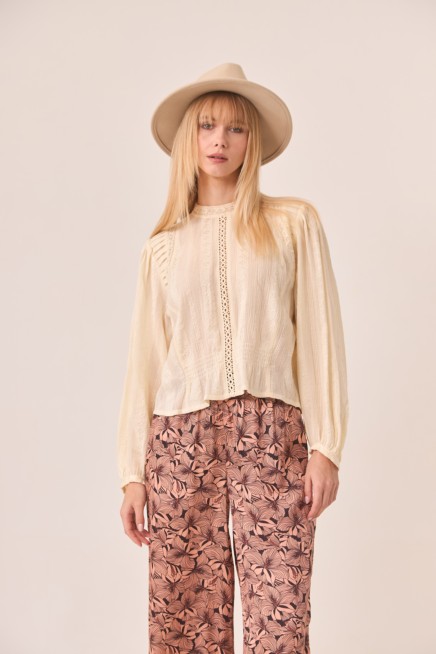 BLUSA ALGODÓN JACQUARD CUELLO CAJA Y PLISADOS