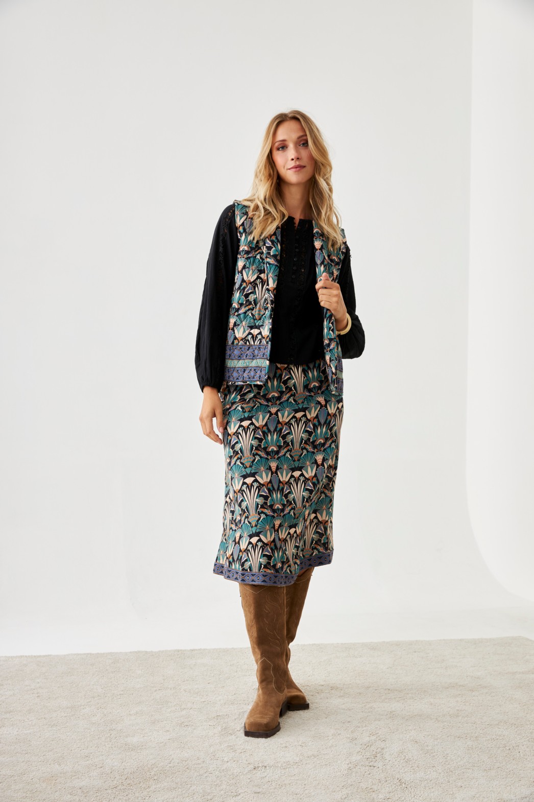 EMBROIDERED RIBBONS FLORAL SKIRT 2