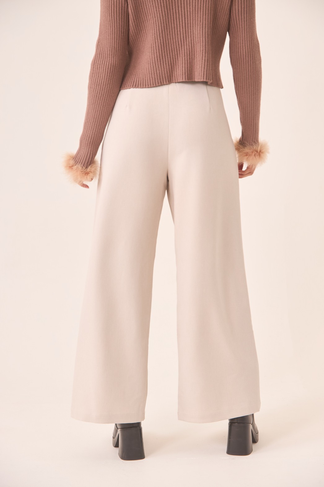 PANTALÓN LISO SASTRE 2