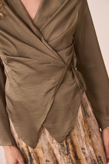 BLUSA CRUZADA SATINADA