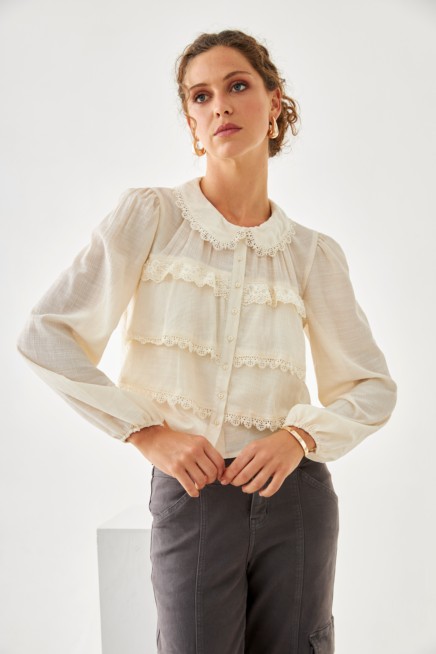 BLUSA VISCOSA CON MINI VOLANTES BLONDA