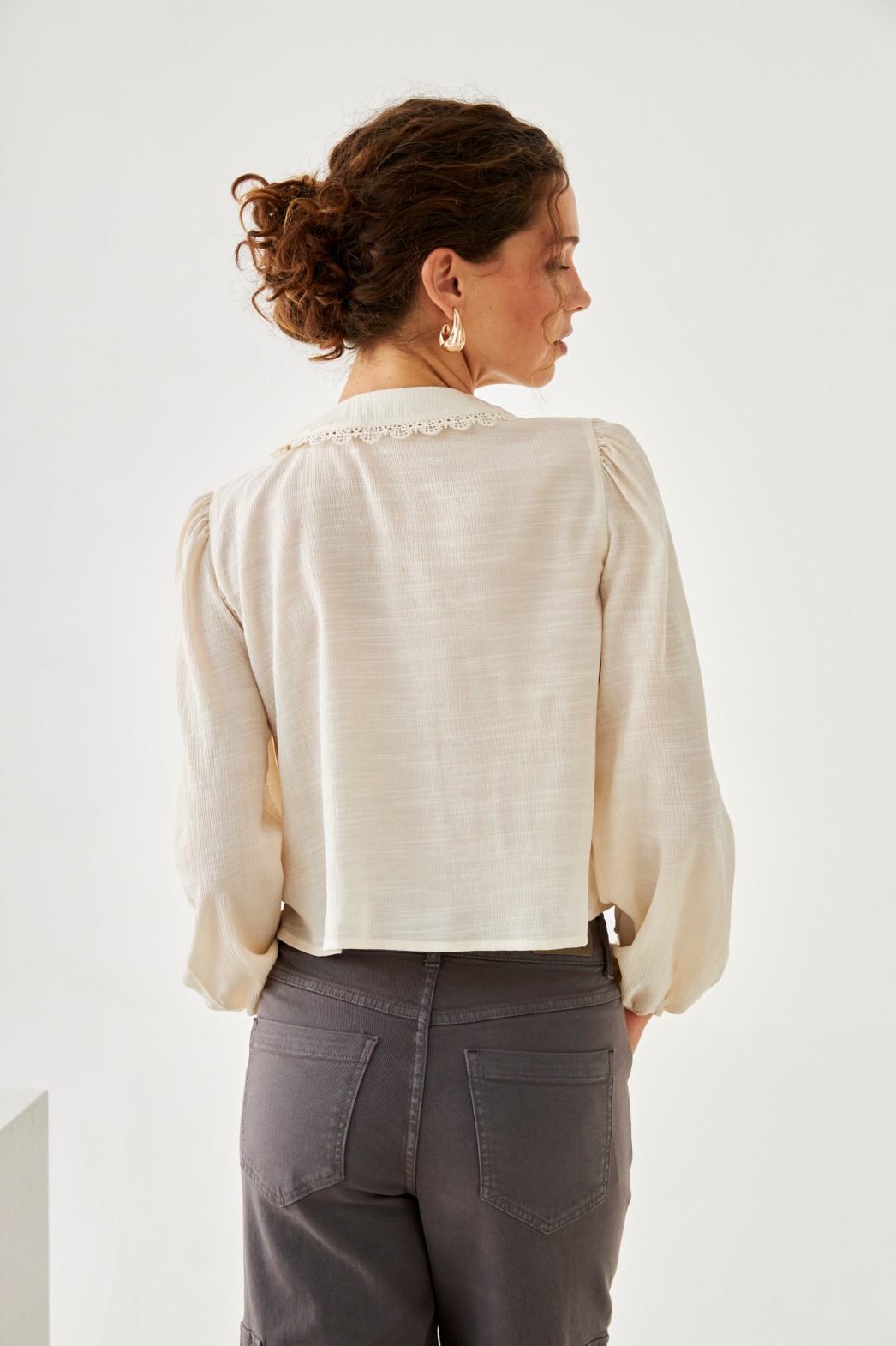 BLUSA VOLANTES BLONDA 1