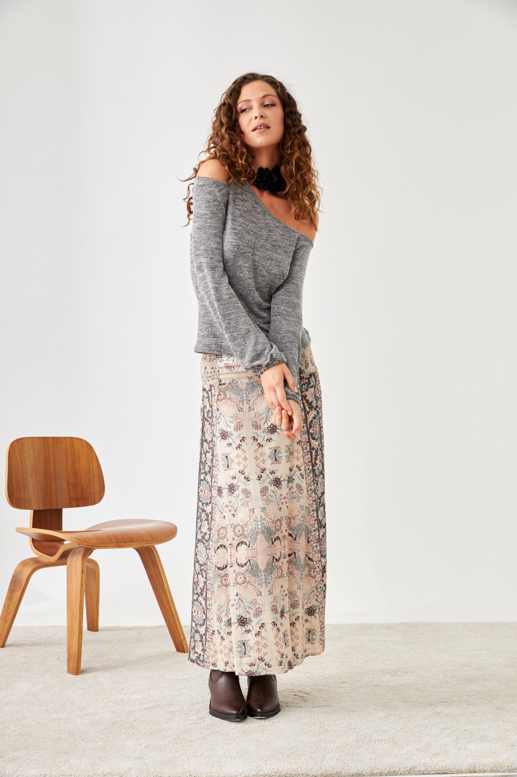 TOP ESCOTE ASIMÉTRICO CON CUT OUT EN HOMBRO 1