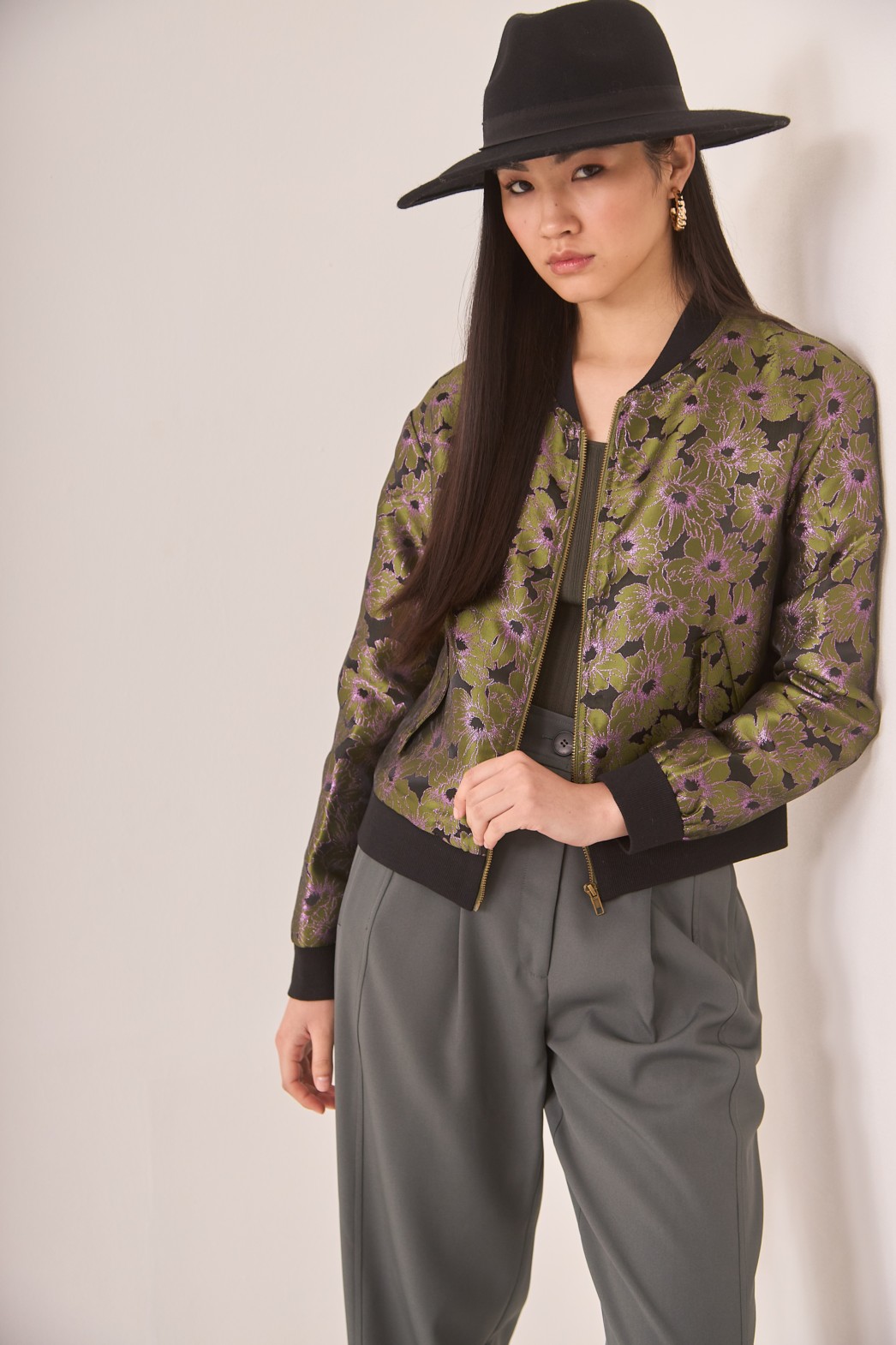 CHAQUETA ESTILO BOMBER CON ESTAMPADO JACQUARD METALIZADO 1