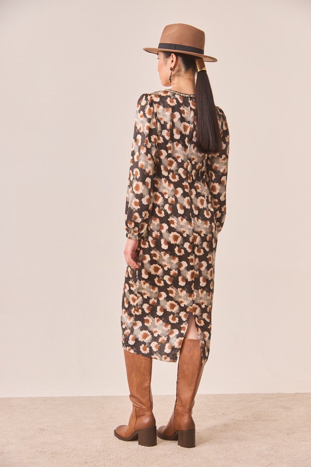 FITTED WAIST PRINTED DRESS 2