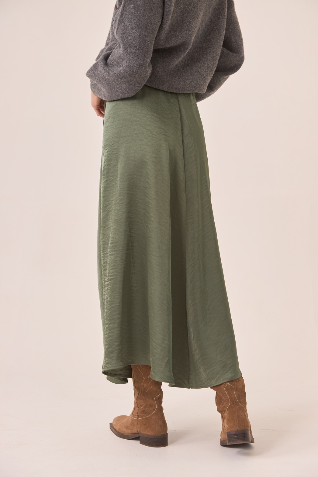 FALDA CRUZADA SATINADA VERDE
