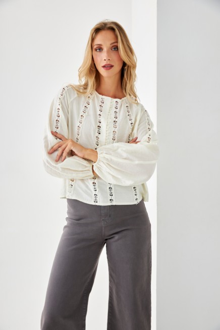 VISCOSE BLOUSE ROUND NECK WITH LACE DETAILS