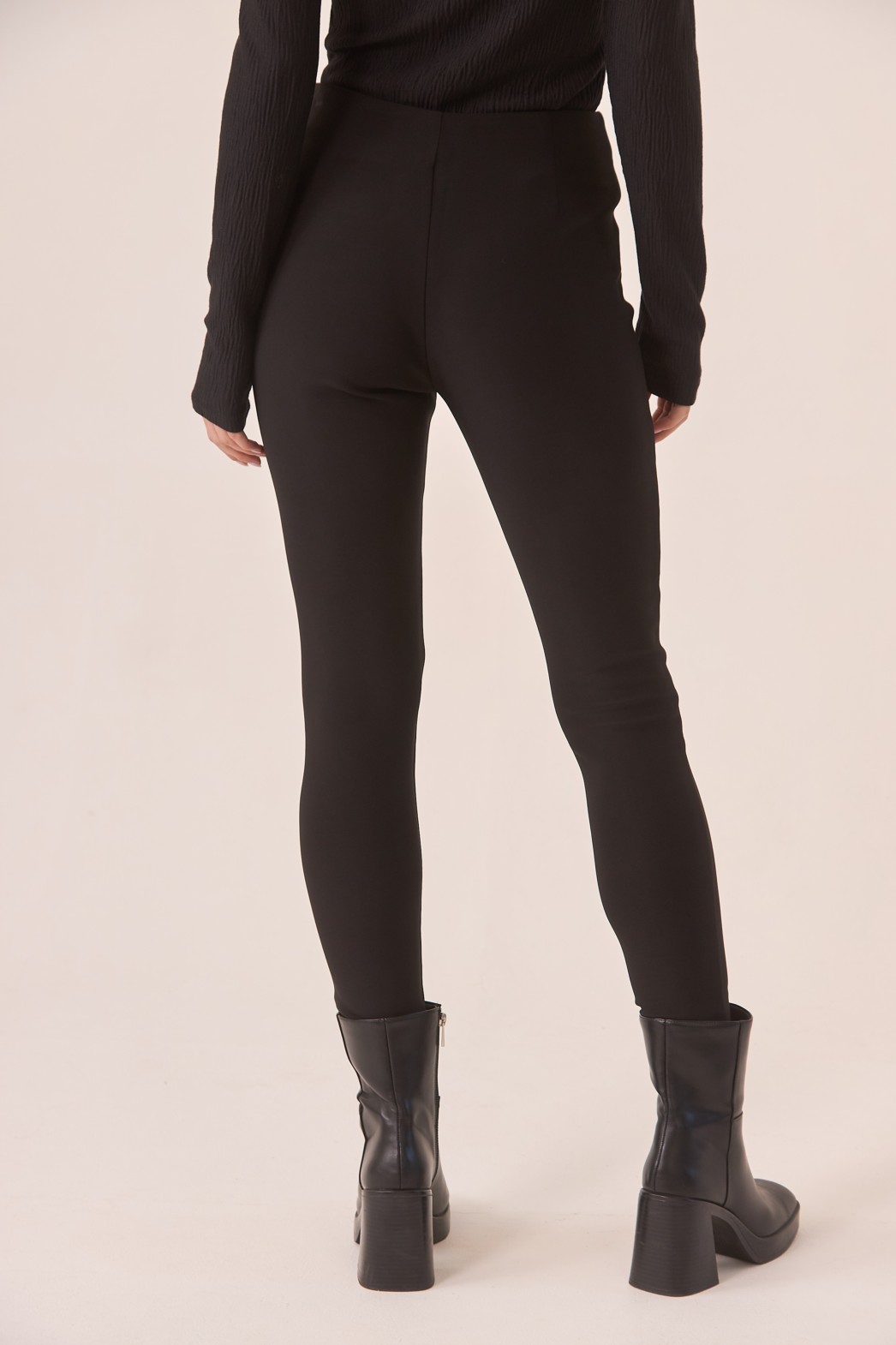 PANTALÓN SKINNY CREMALLERAS 3