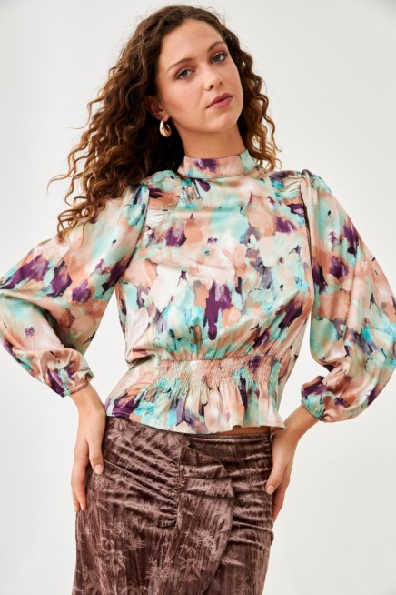 BLUSA ESTAMPADA CUELLO MAO Y MANGA BALON