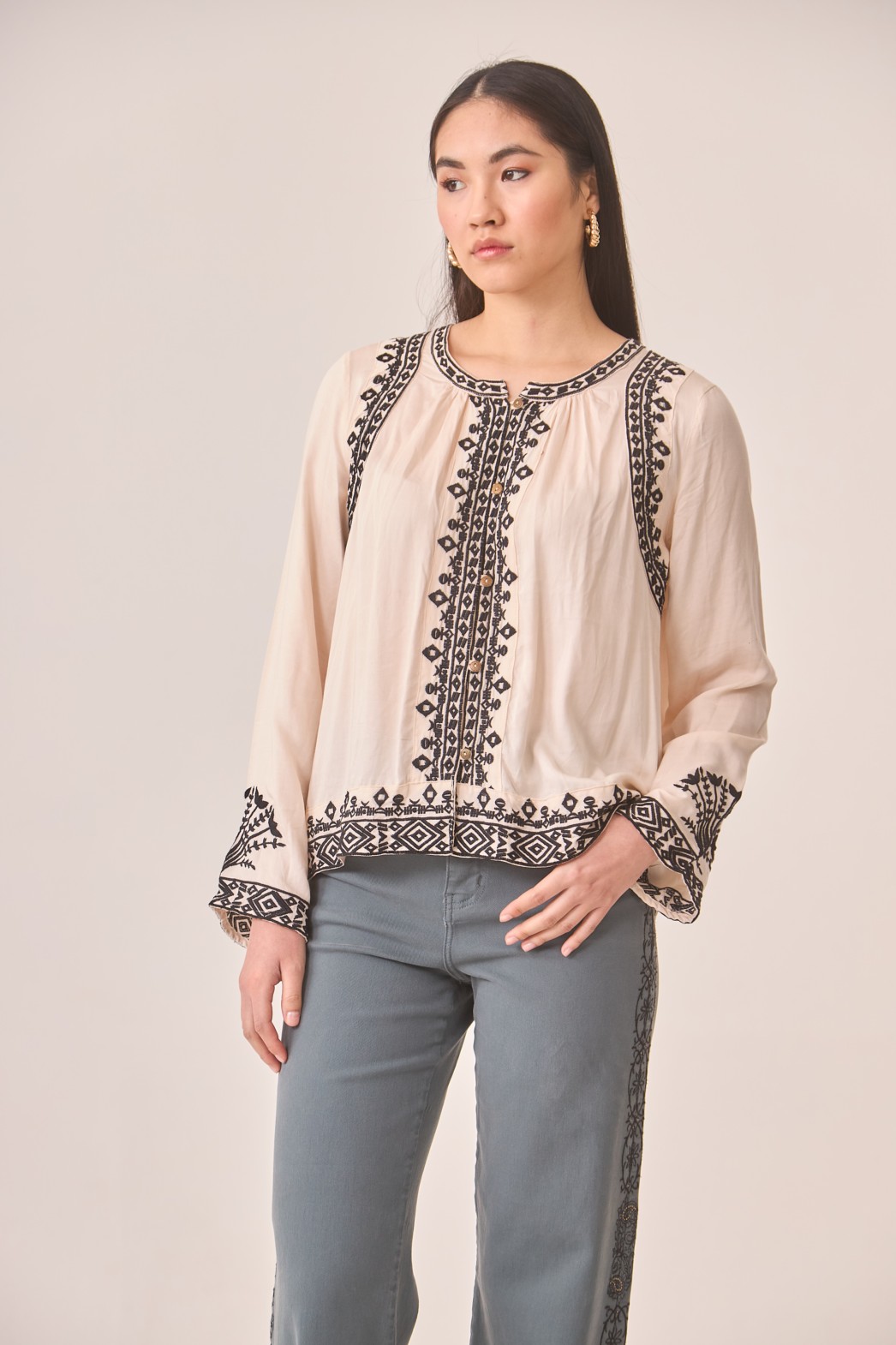 MODAL BLOUSE WITH EMBROIDERY