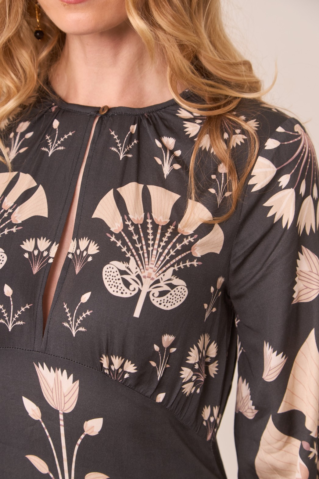 BIG FLORAL MOTIFS DRESS 3