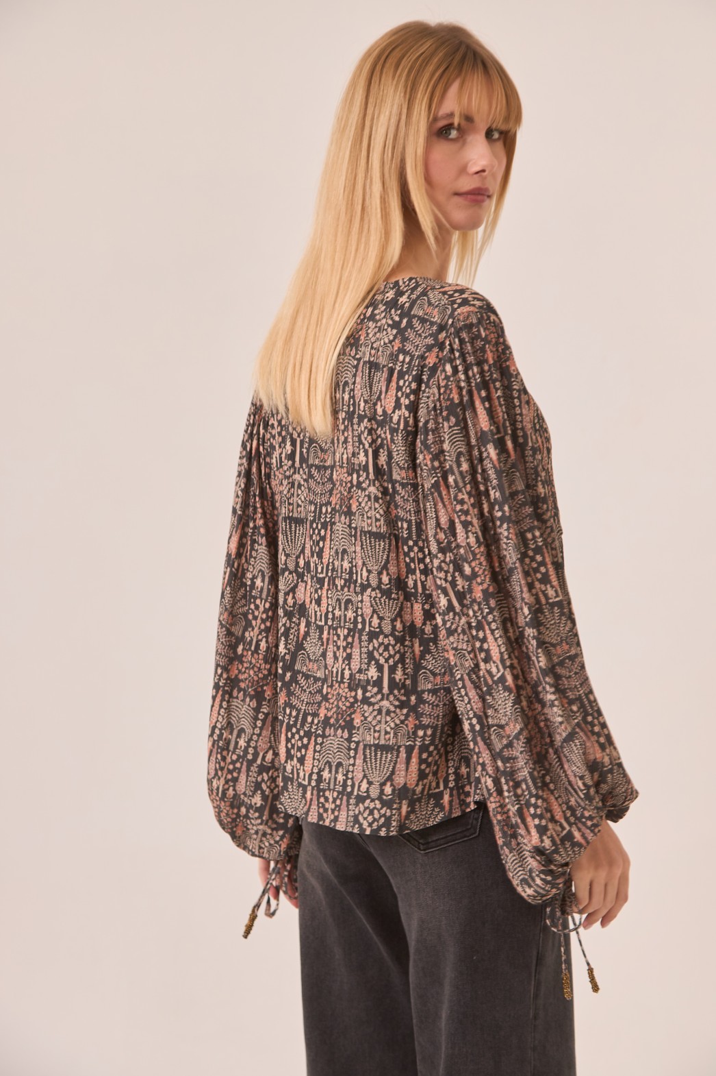BLUSA VISCOSA ESTAMPADA MANGA GLOBO 1