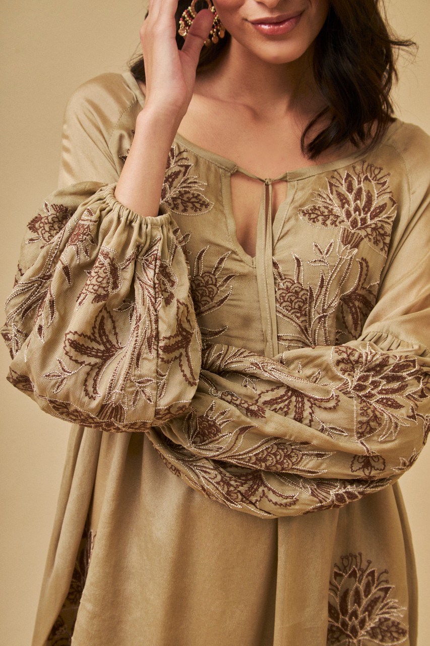 VESTIDO BORDADO FLORAL