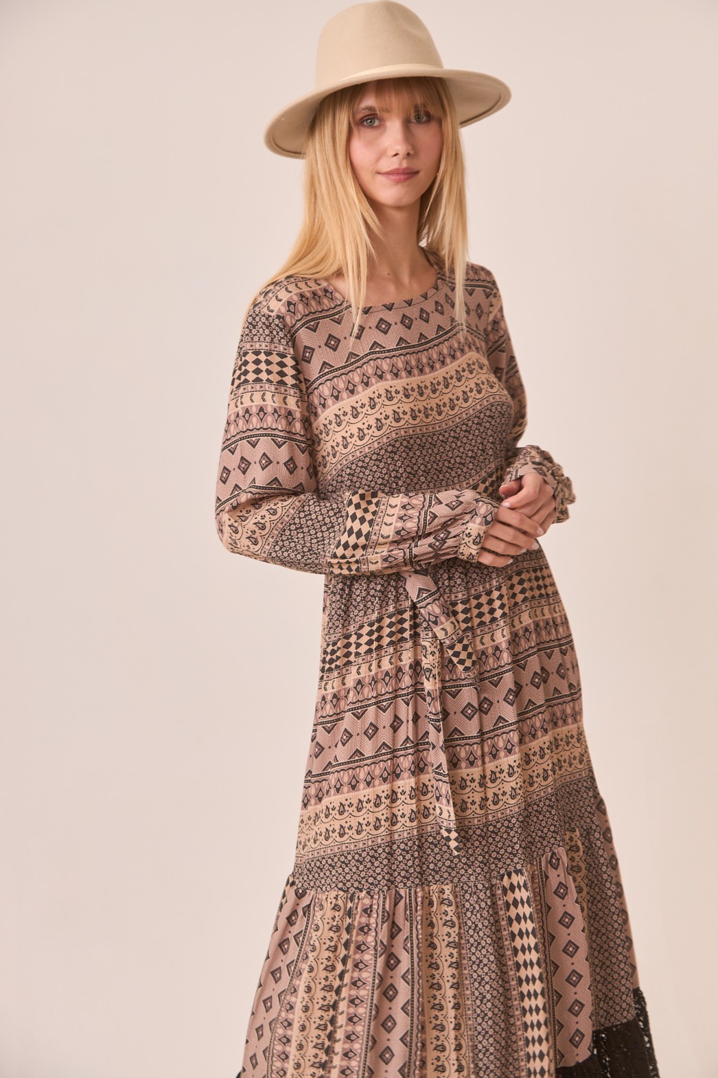 VESTIDO ESTAMPADO VOLANTE GUIPUR 2