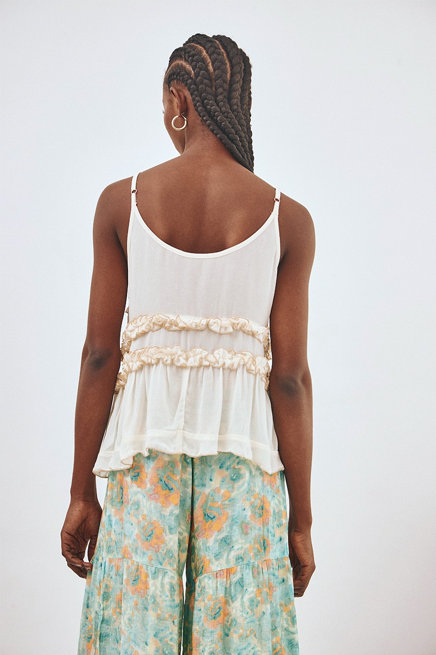 WHITE RUFFLED TOP 2