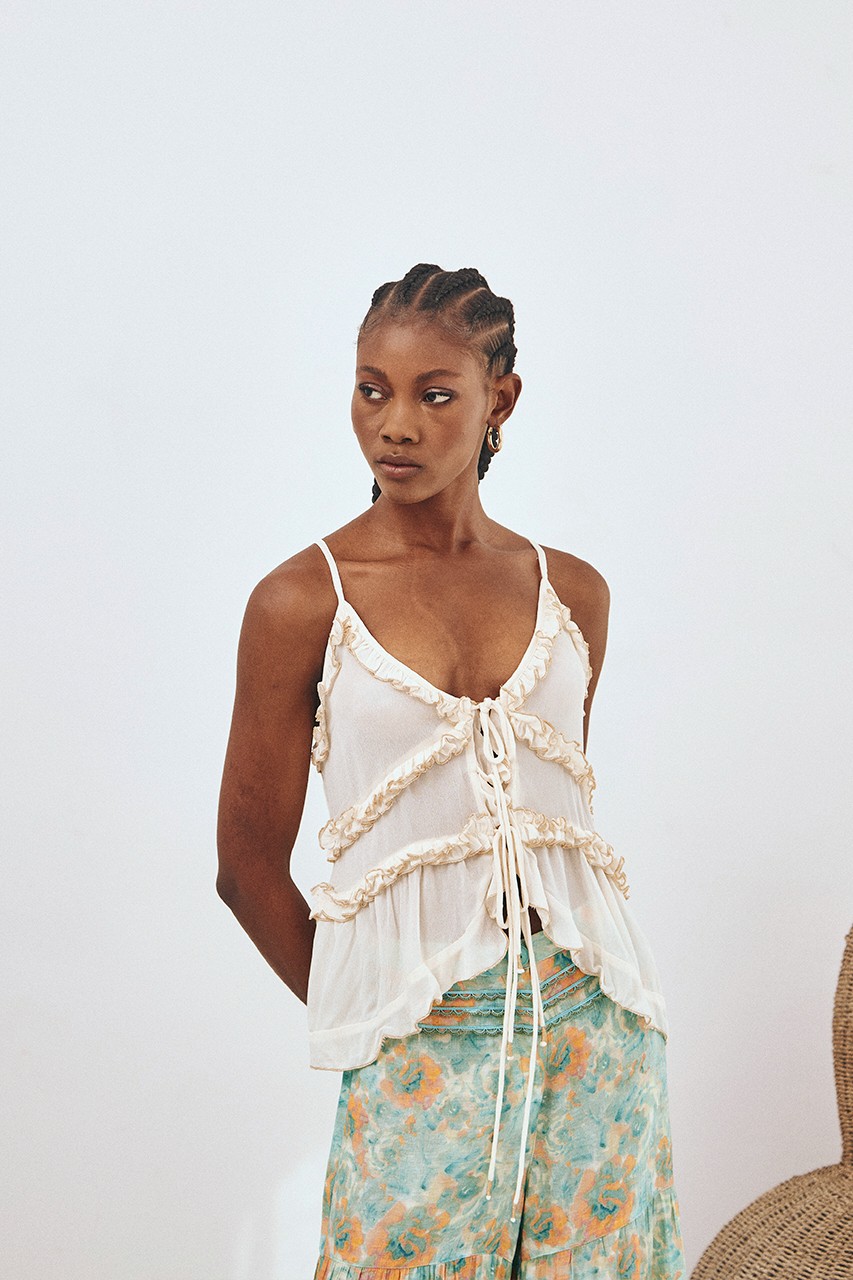 WHITE RUFFLED TOP 3