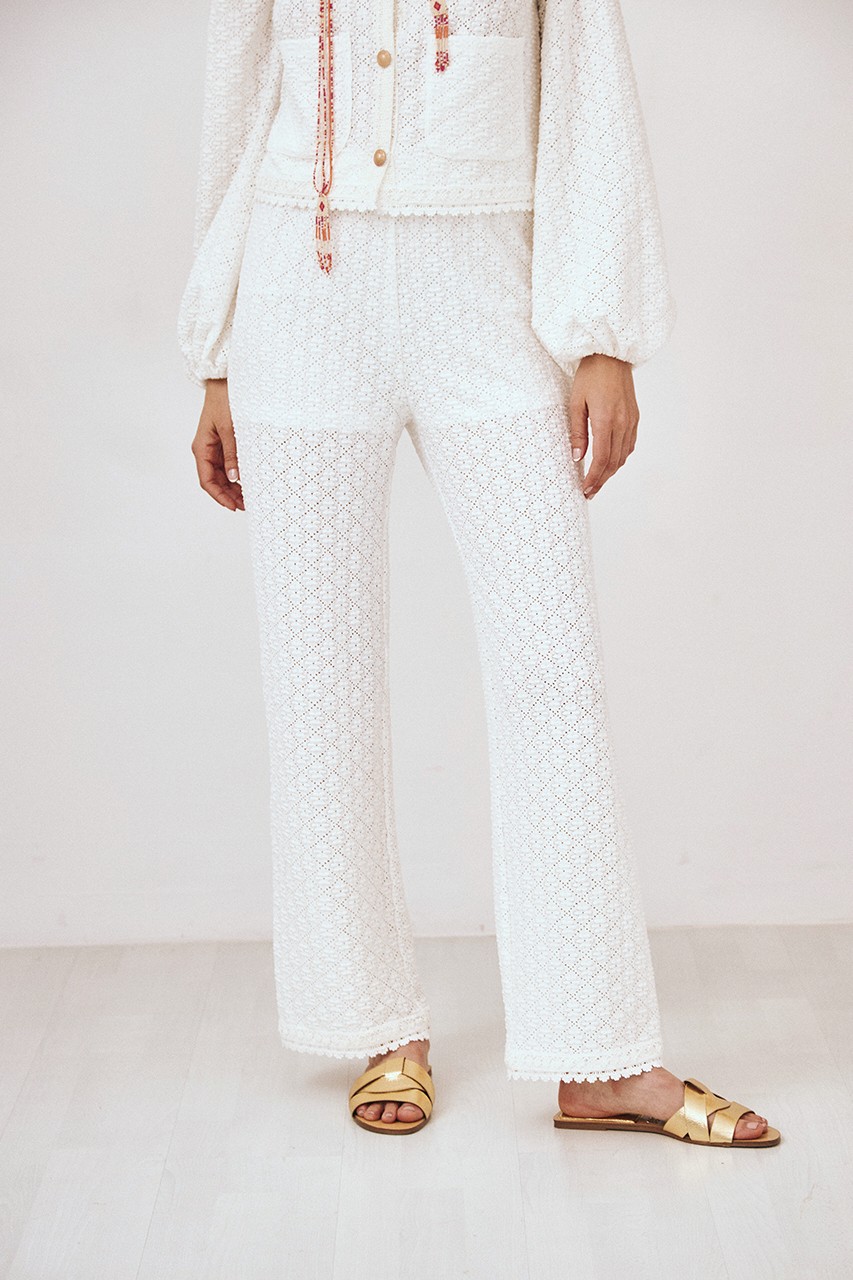 PANTALÓN PUNTO CALADOS