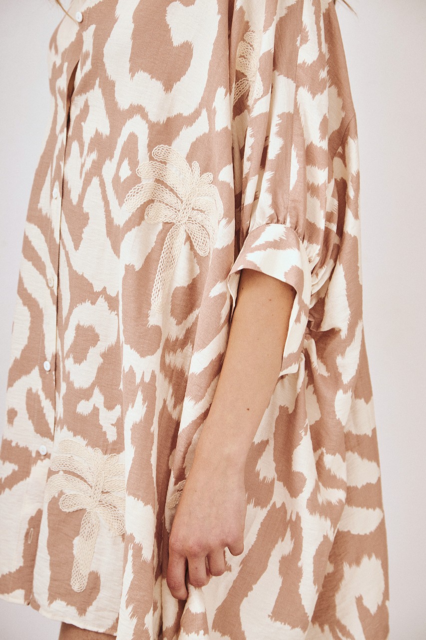 BLUSA CAMISERA TRAZOS 4
