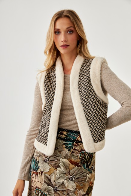 KNITTED JACQUARD VEST WITH FLEECE