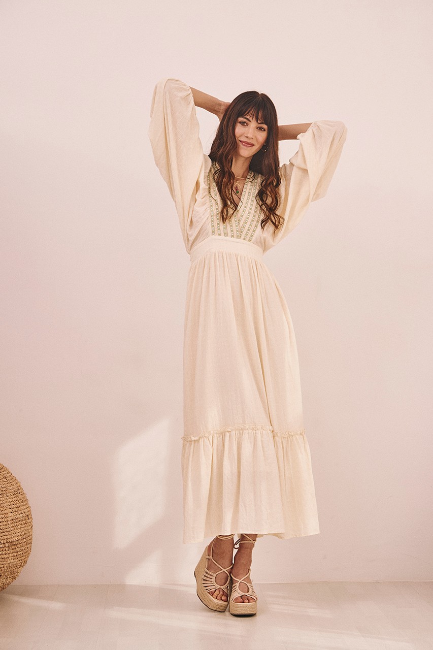 VESTIDO ESCOTE CINTAS