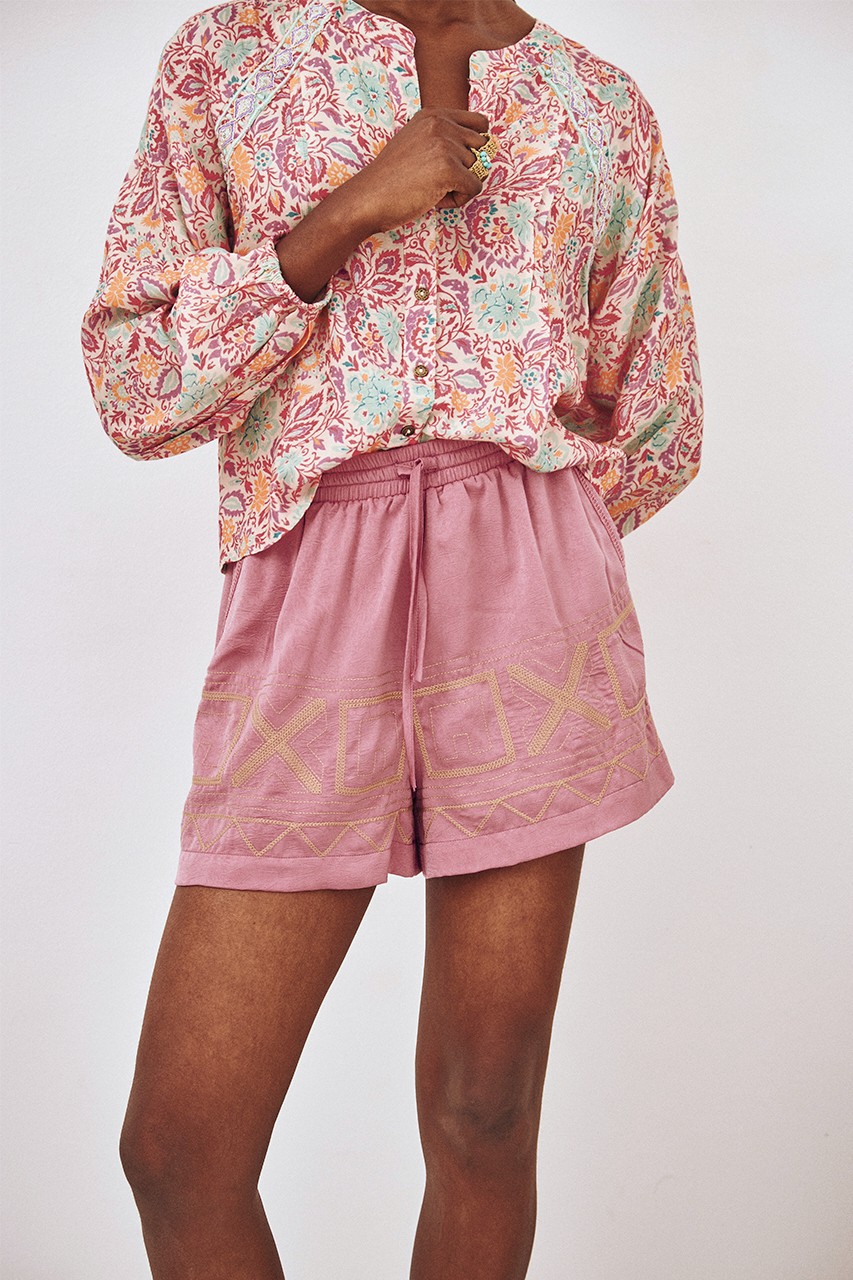 GEOMETRIC EMBROIDERED SHORTS