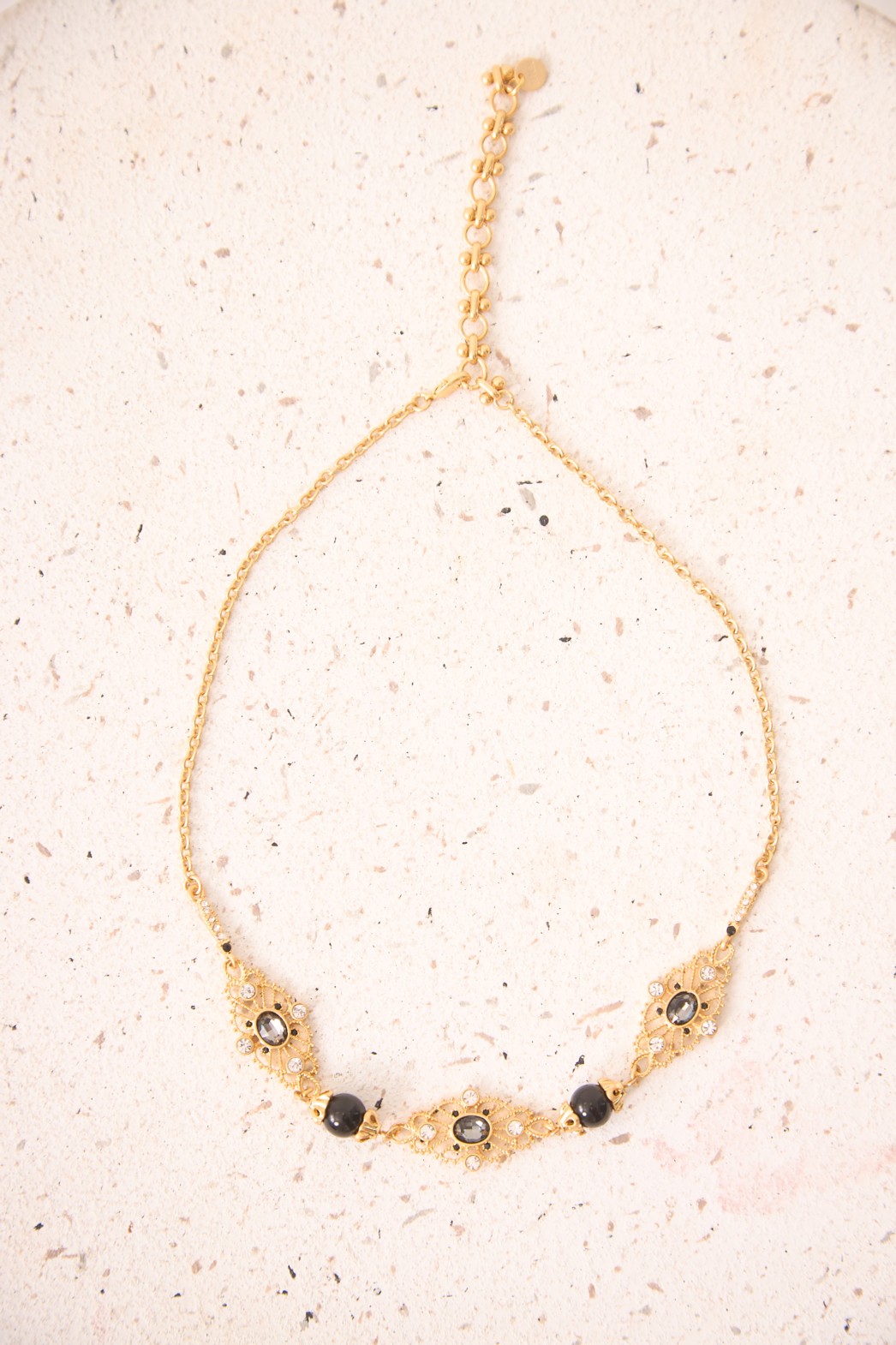 COLLAR CON PIEDRAS 1