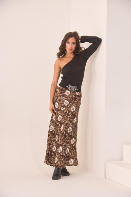 ASYMMETRICAL TOP WITH LONG SLEEVES AND PLEATED FABRIC