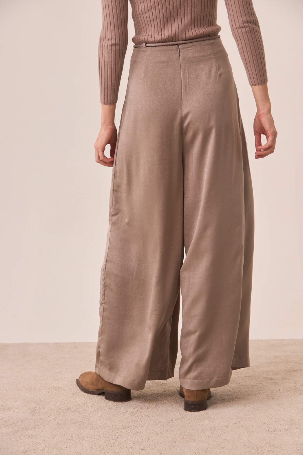 PANTALON PALAZZO PINZAS CAMEL