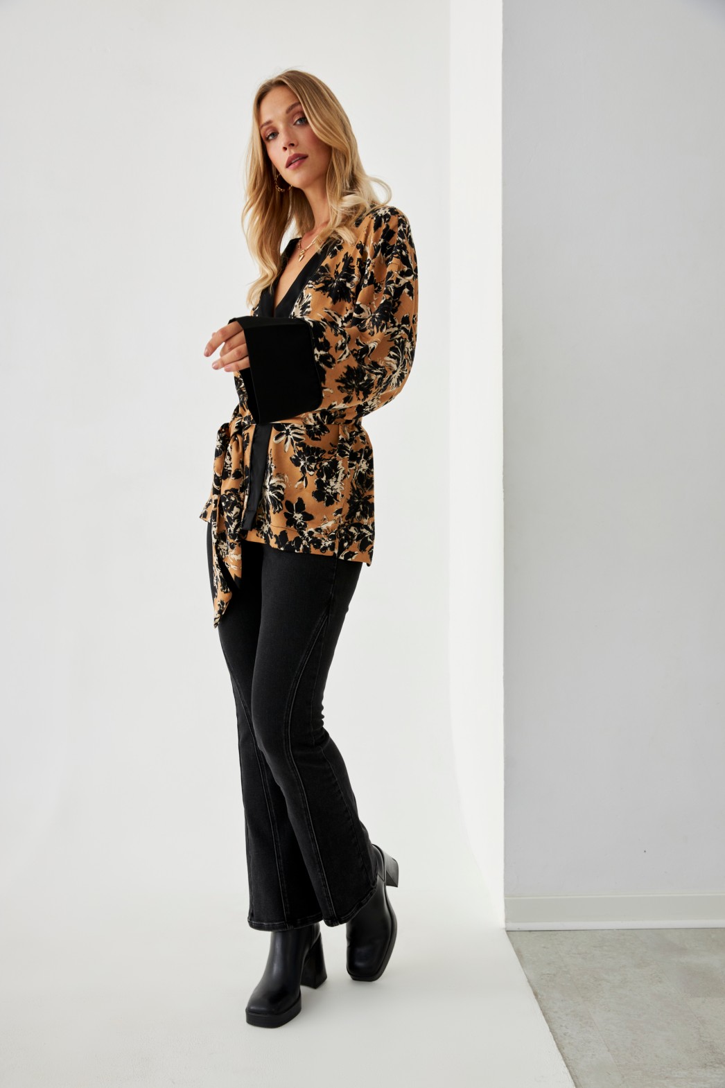 KIMONO CRUZADO FLORES