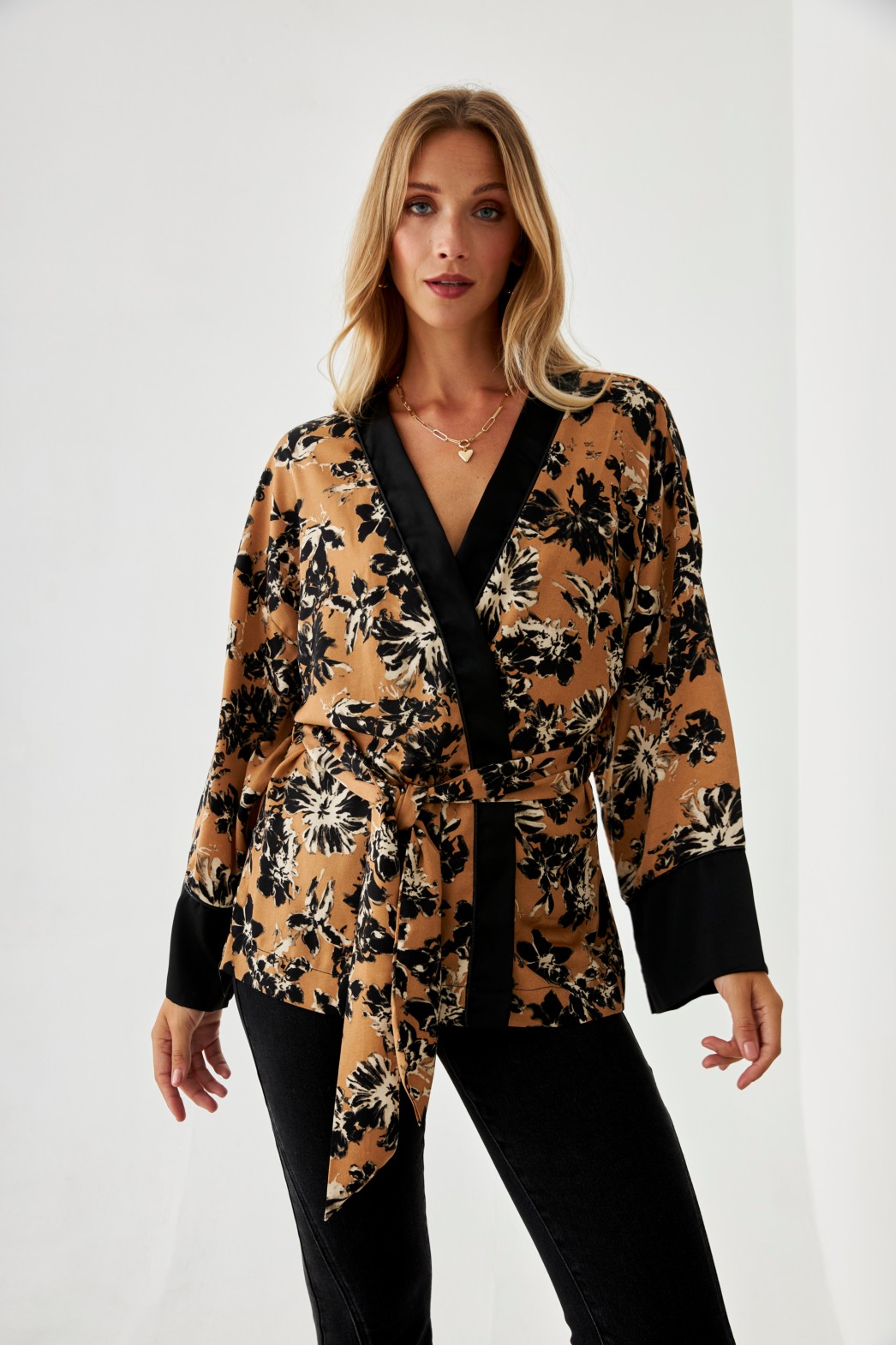 KIMONO CRUZADO FLORES