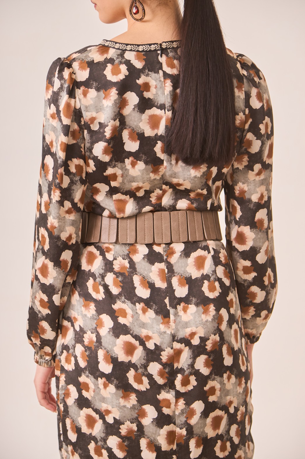 STUDDED ASYMMETRICAL BELT