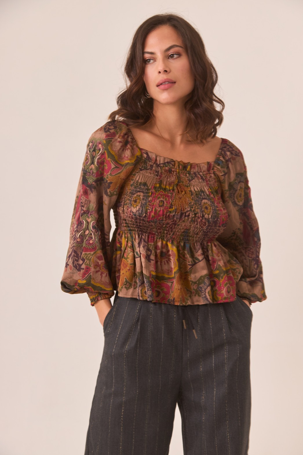 BLUSA FLORES MULTICOLOR VOLANTE