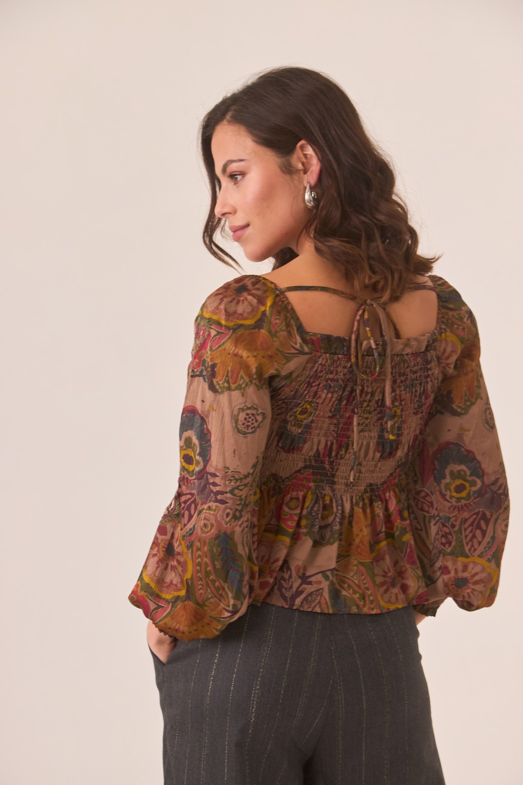 BLUSA FLORES MULTICOLOR VOLANTE 2