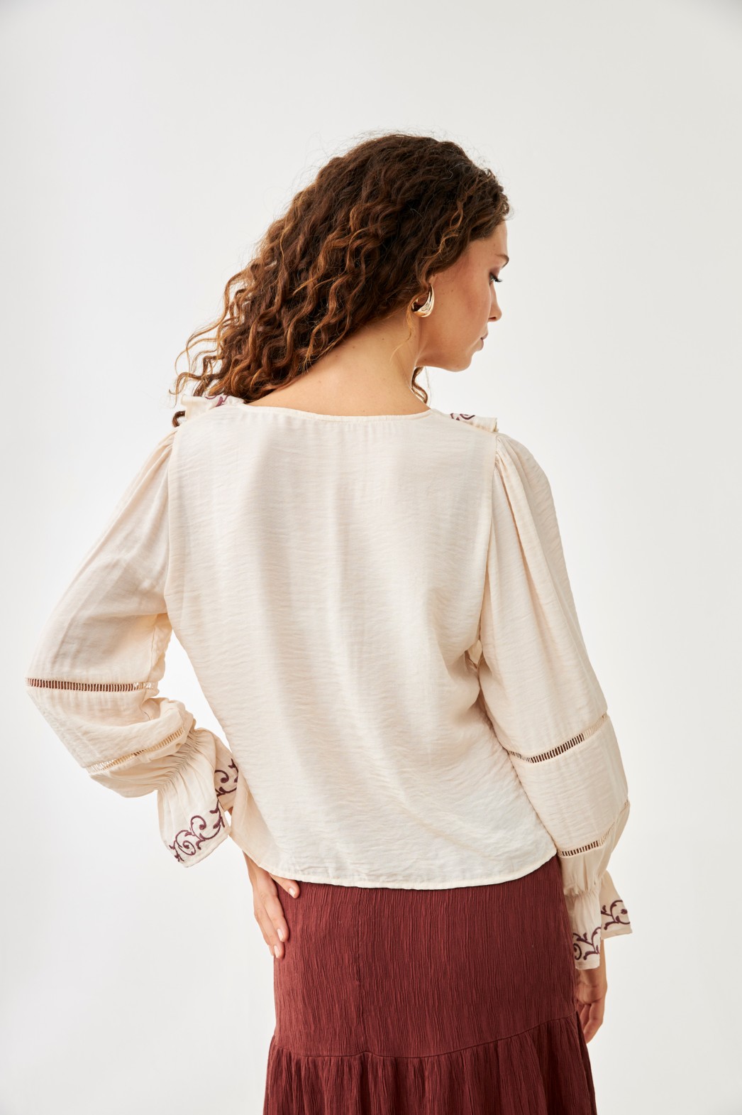 VISCOSE BLOUSE WITH EMBROIDERED FLOUNCE ON NECKLINE 2