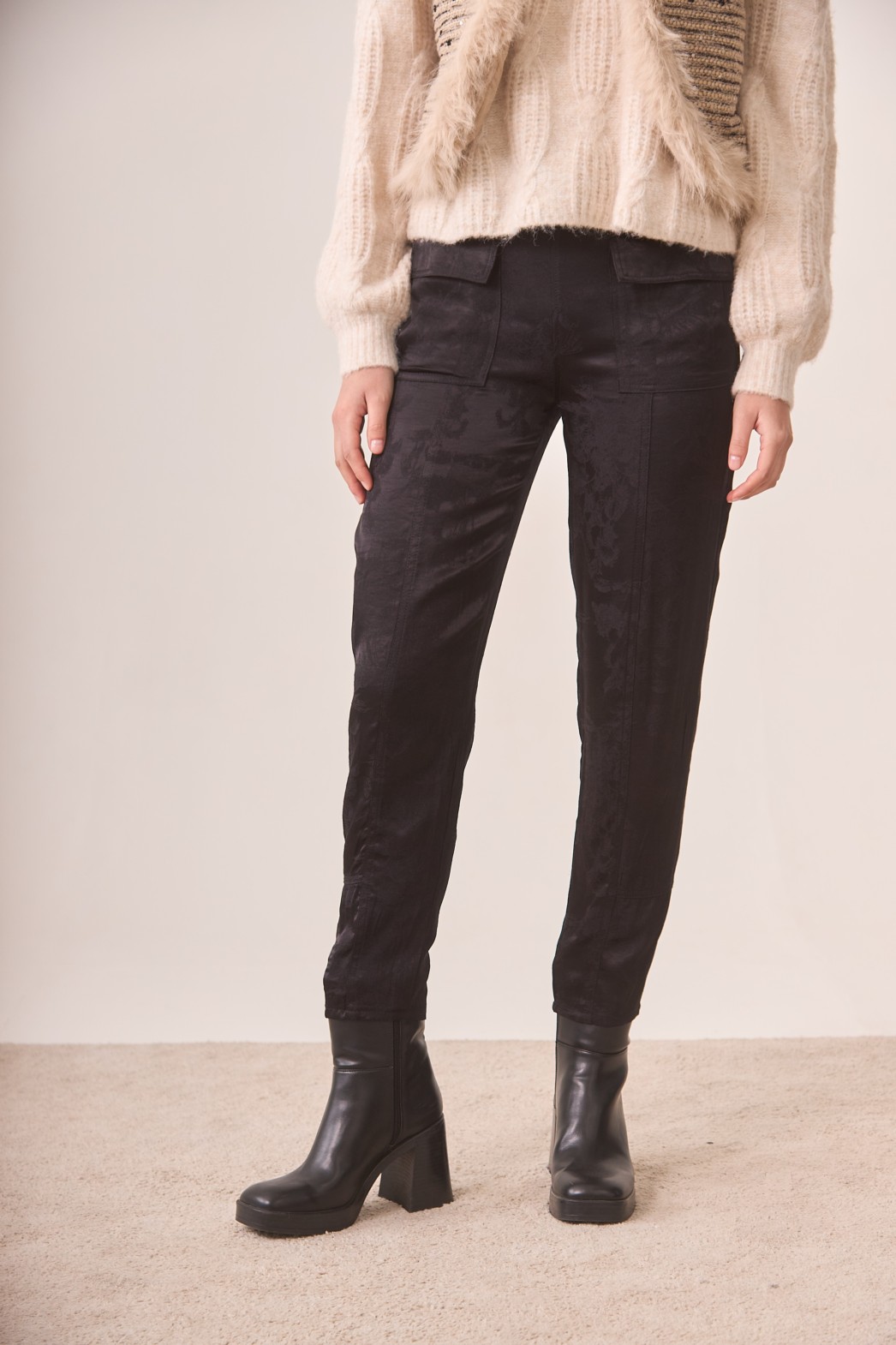 PANTALÓN CARGO JACQUARD 3