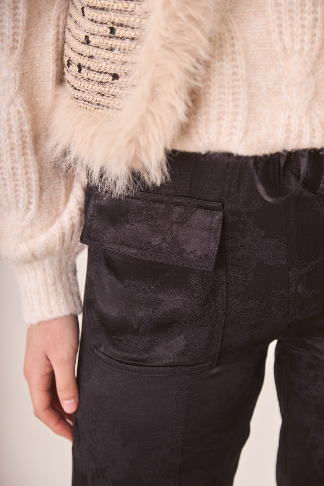 PANTALÓN CARGO JACQUARD 4