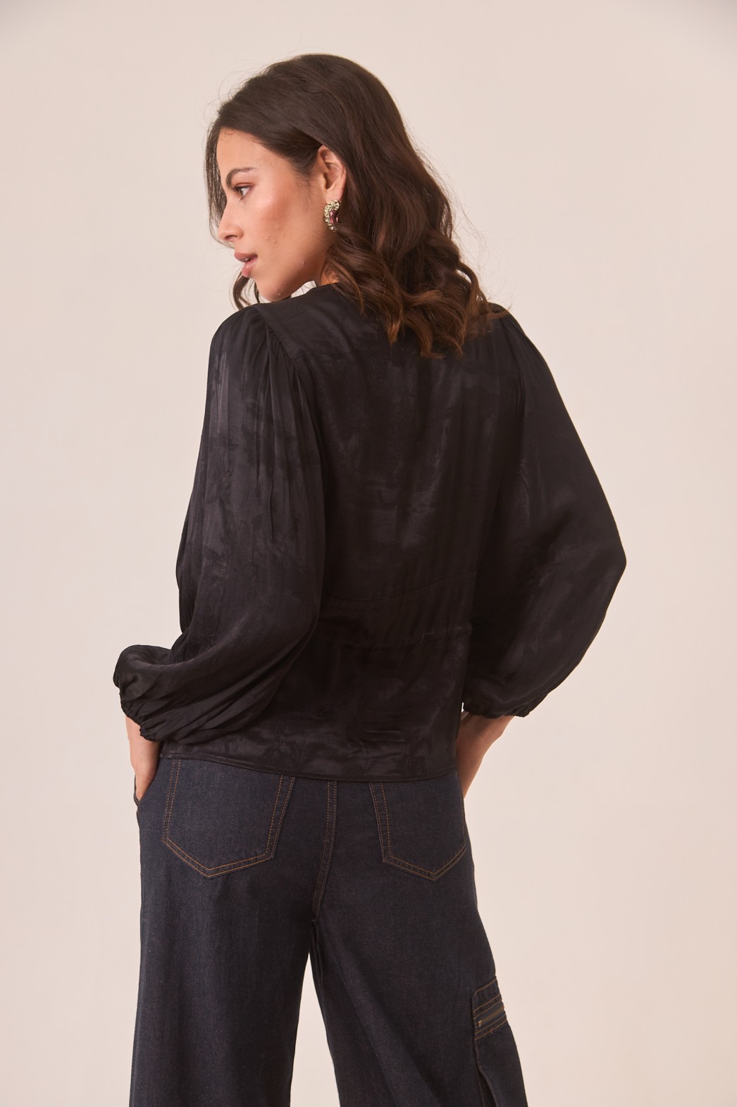 BLUSA EN JACQUARD DE RAYON CON CINTURA AJUSTABLE 3