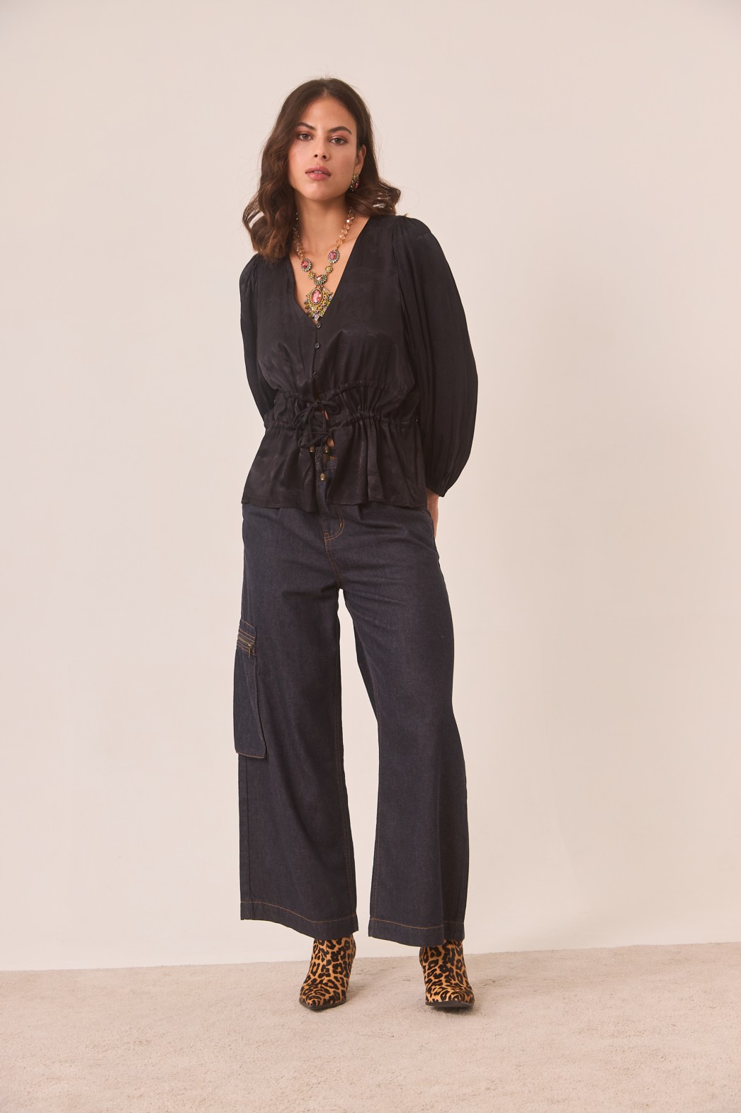 BLUSA EN JACQUARD DE RAYON CON CINTURA AJUSTABLE 2