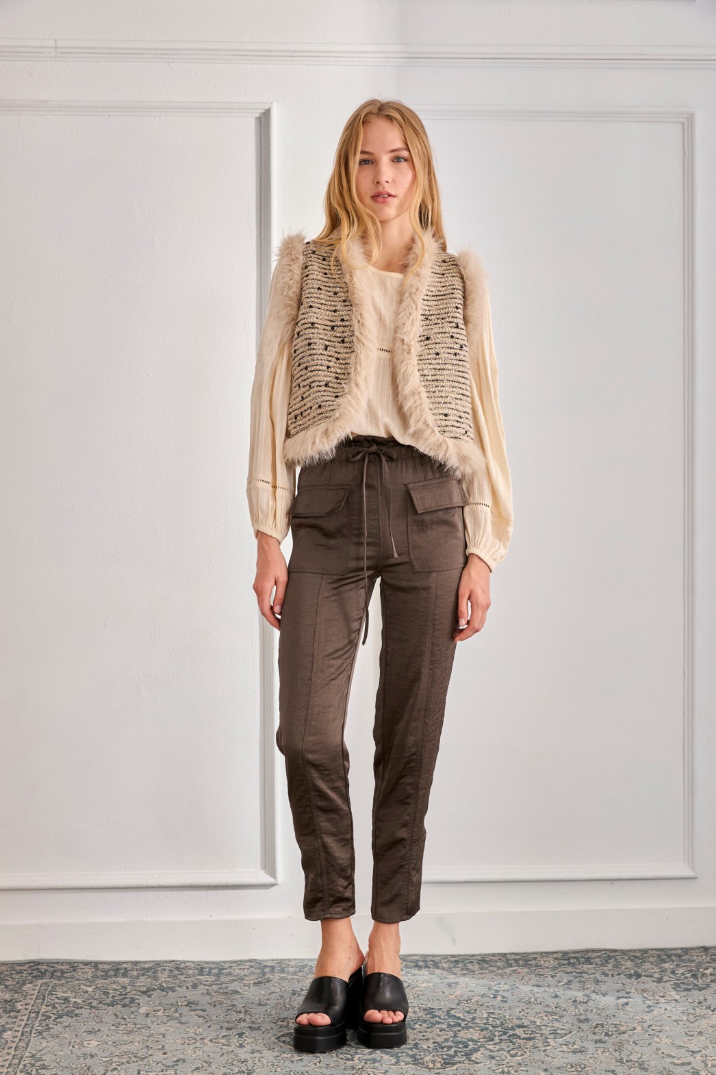 PANTALON CARGO SATINADO 3
