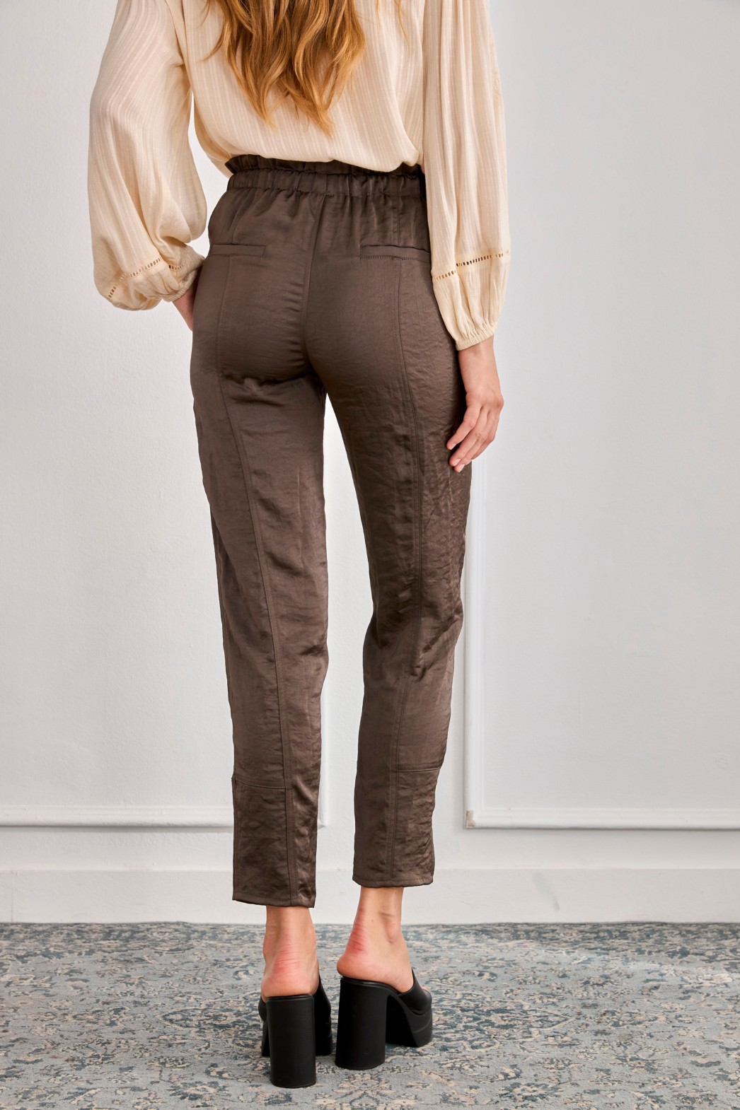 PANTALON CARGO SATINADO 1