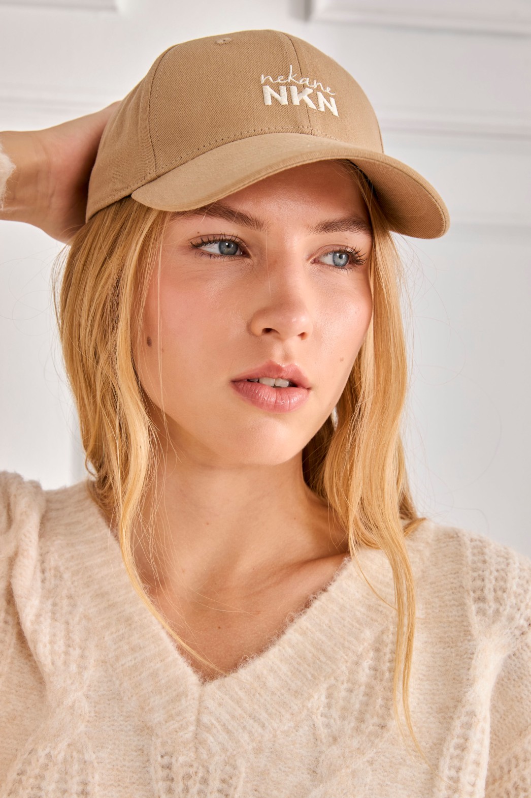 GORRA LOGO BORDADO CAMEL